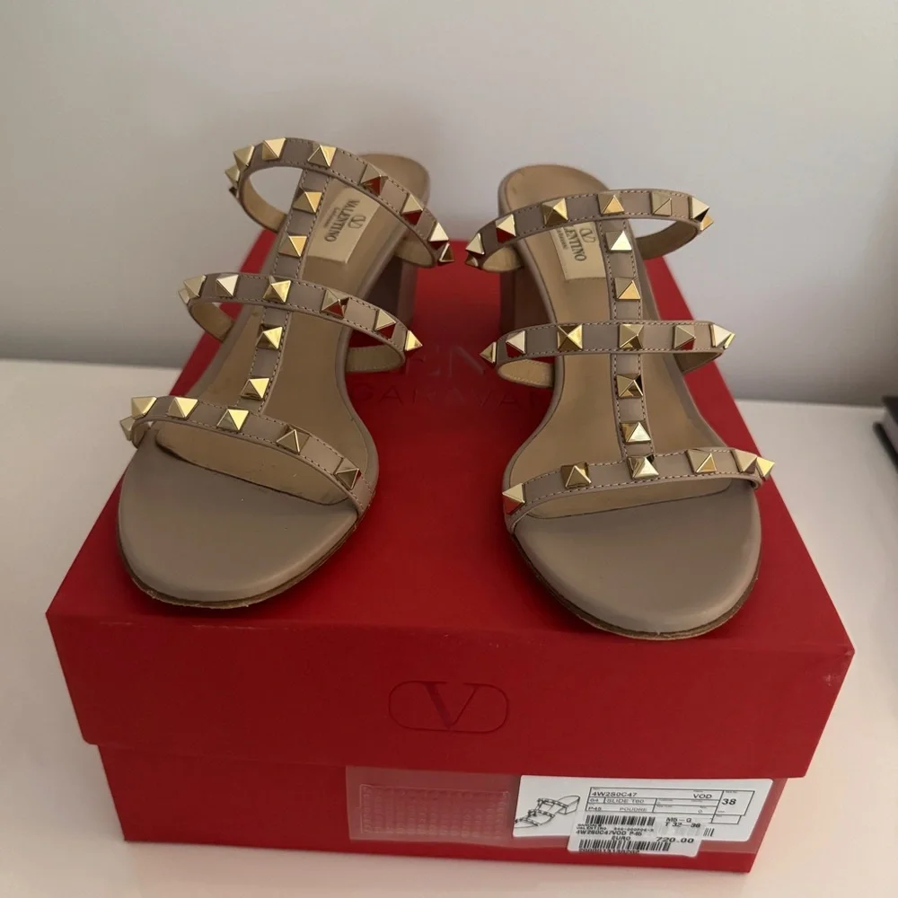 Valentino Rockstud Caged 60 Leather Sandal size 38 - Picture 2 of 9